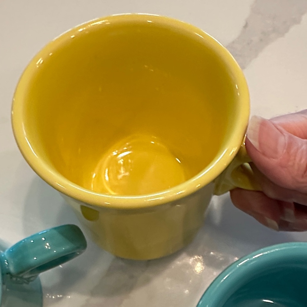 FIESTAWARE MUGS HLC  2 Yellow & 2 Turquoise Ceramic Tom & Jerry Ring Handle EUC - Picture 5 of 12